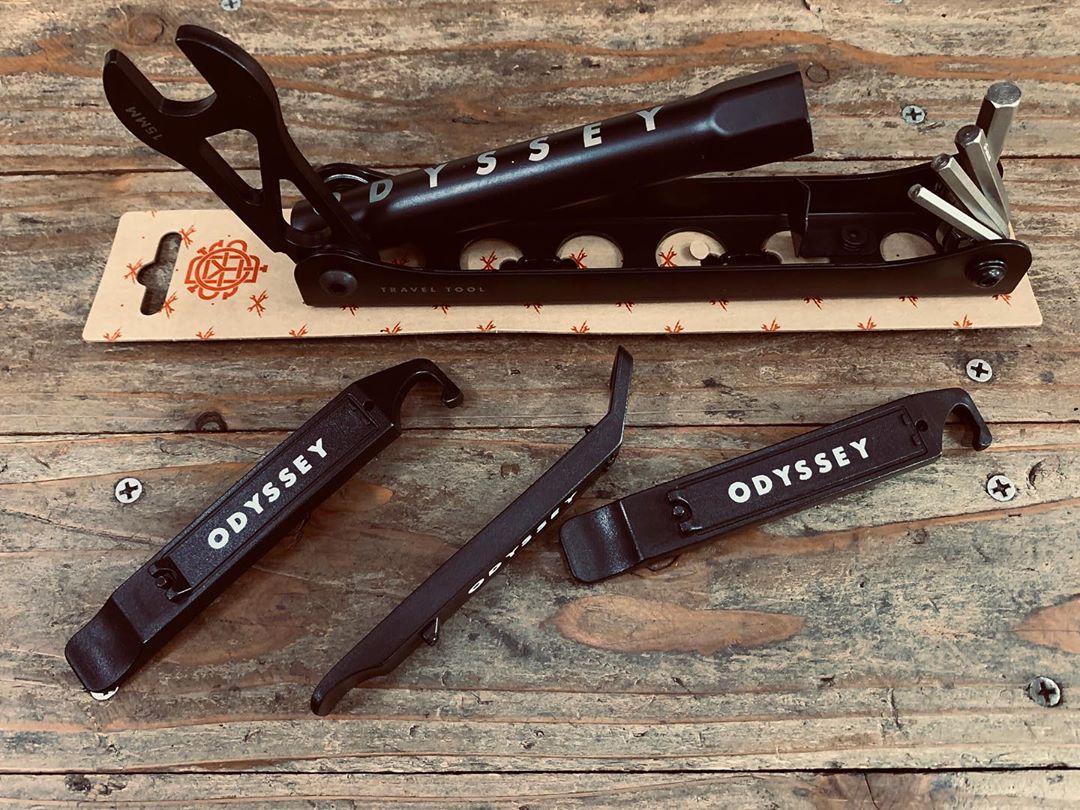 上:Odyssey TRAVEL TOOL
税抜¥3,800

下:Odyssey FUTURA タイヤレバー
税抜¥500

BMXを乗っていたら、持っておきたい工具ですね(^ ^)